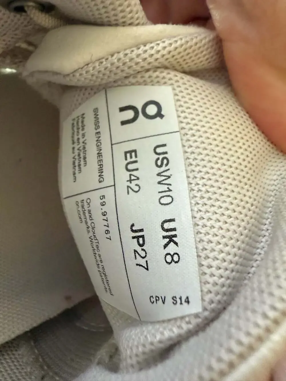 On Women's Cloud 6 Casual Shoes